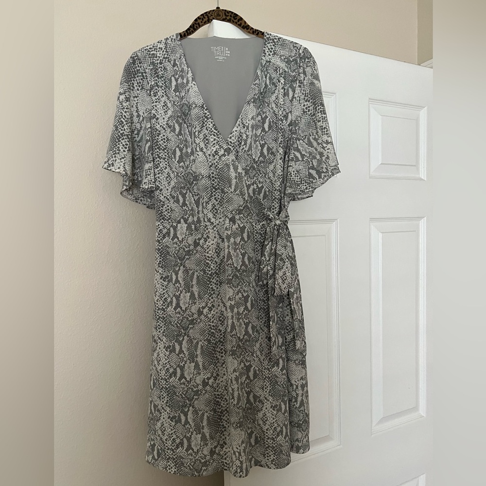 Time and tru size small wrap dress. Snakeskin print.